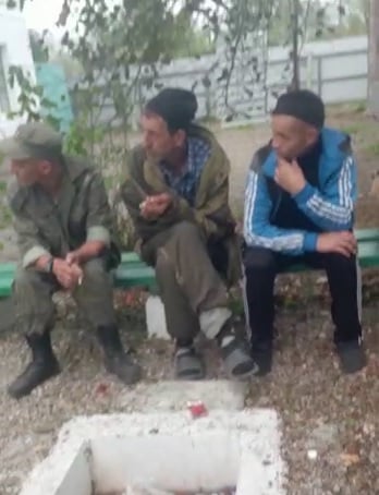 Алковійська" Путіна: мобілізовані на війну солдати в РФ позасинали п'яні під військкоматом - Главред